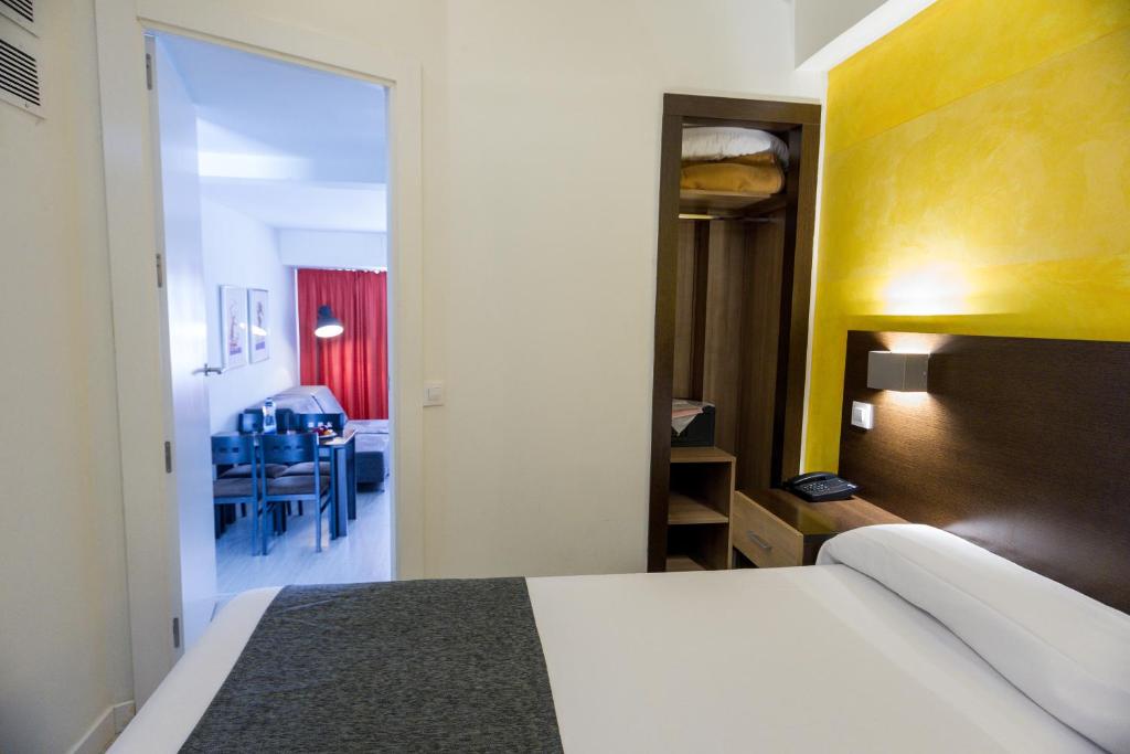 Apartamentos Recoletos - Apartment (1-4 Adults)
