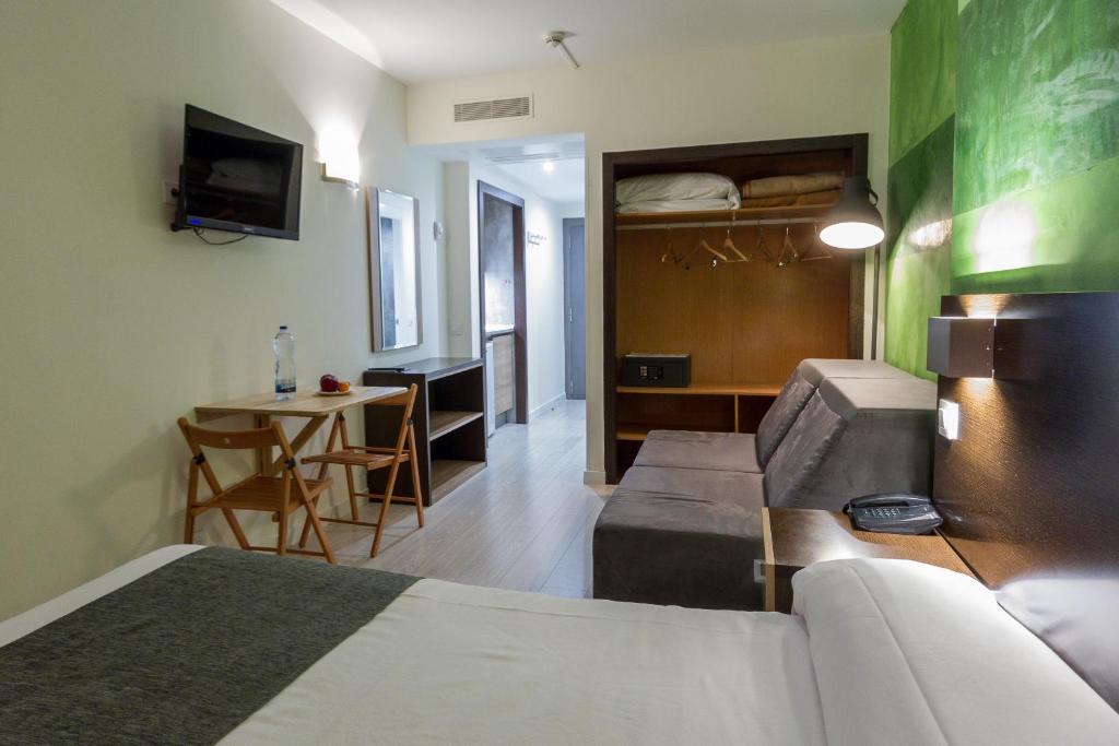 Apartamentos Recoletos - Family Room