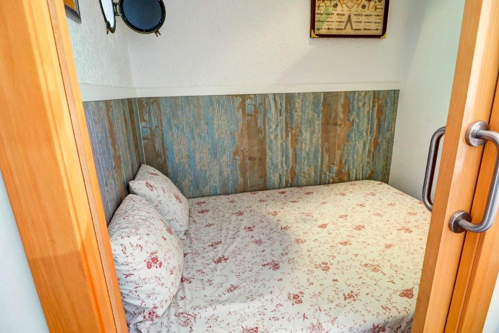 Posteľ alebo postele v izbe v ubytovaní Aquarium Apartment by Hello Homes Sitges