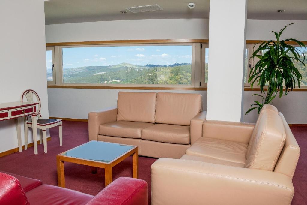 Nespecifikovaný výhled na hory nebo výhled na hory při pohledu z hotelu