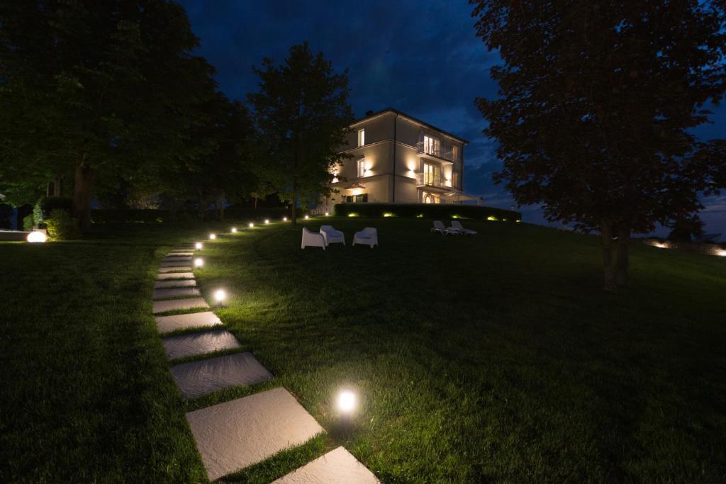 Ogród w obiekcie Relais Villa Belvedere & SPA ONLY ADULTS