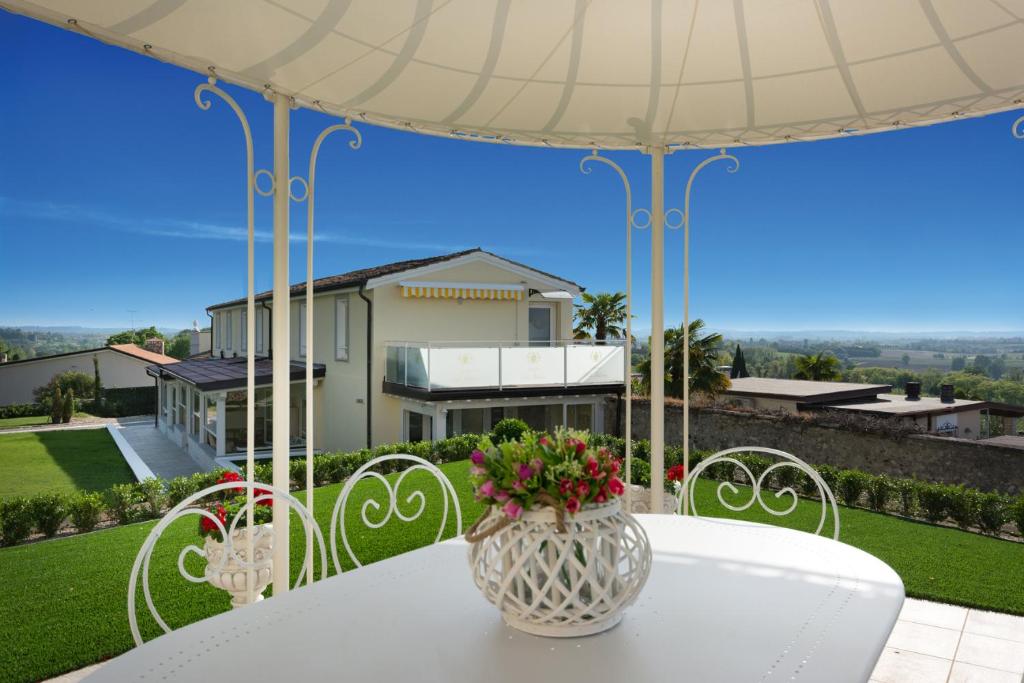Balkon lub taras w obiekcie Relais Villa Belvedere & SPA ONLY ADULTS