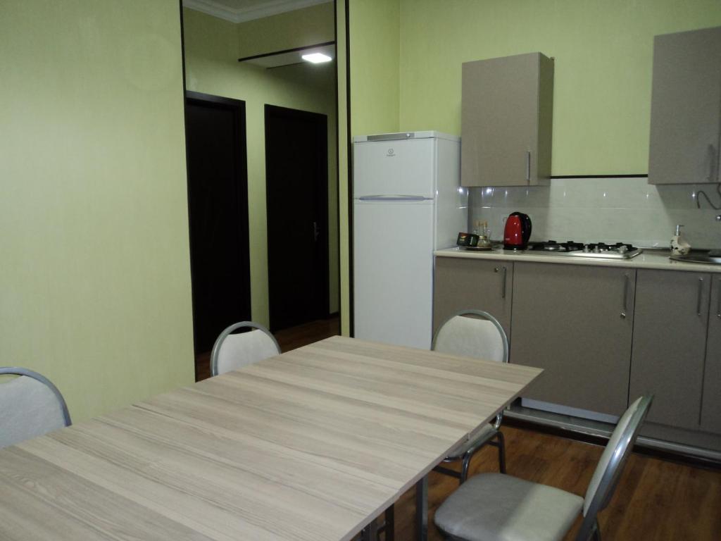 Η κουζίνα ή μικρή κουζίνα στο Guest House Demma