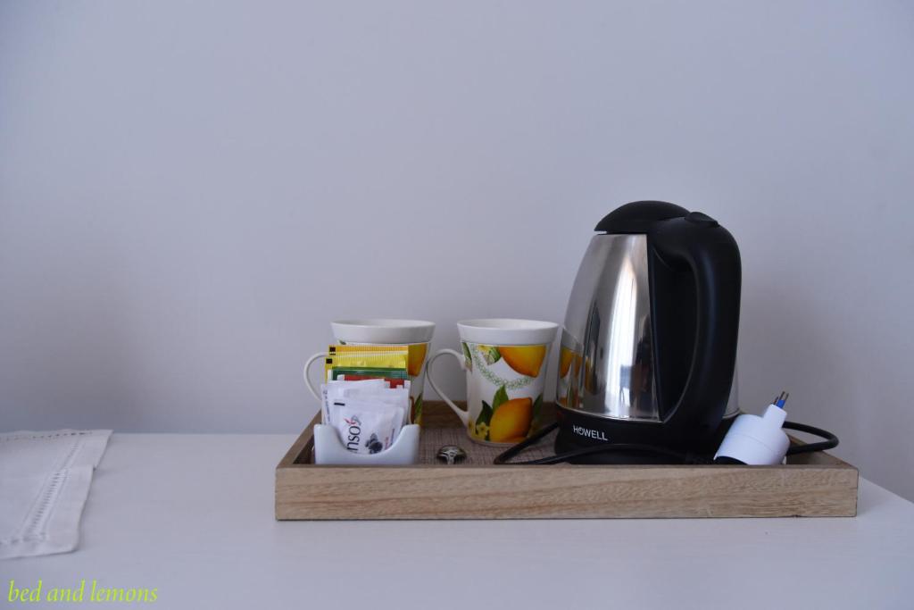 Příslušenství pro přípravu čaje a kávy v ubytování Bed and Lemons