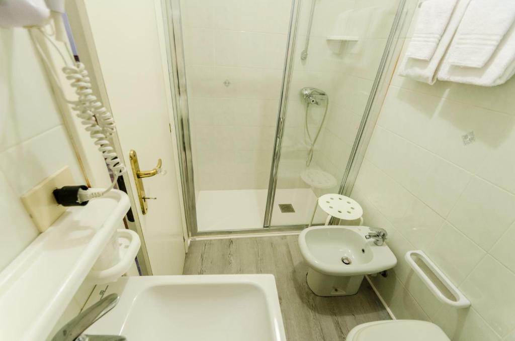 Koupelna v ubytování Albergo La Veranda