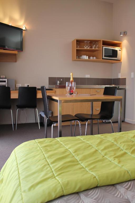 Kuchyň nebo kuchyňský kout v ubytování Park View Motor Lodge