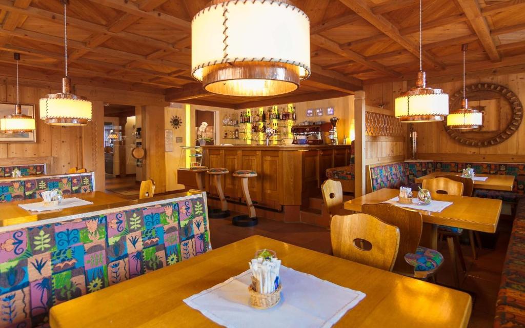 Posezení v ubytování Hotel ADLER Carezza