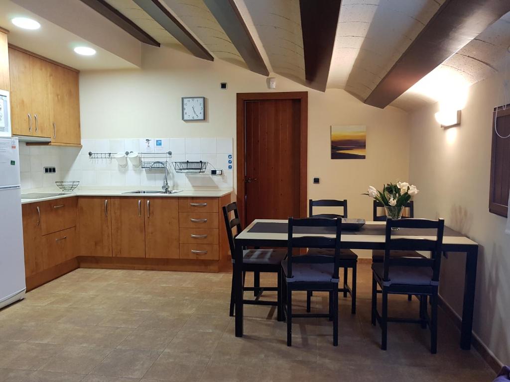 Les Muntades - Apartment With Shower