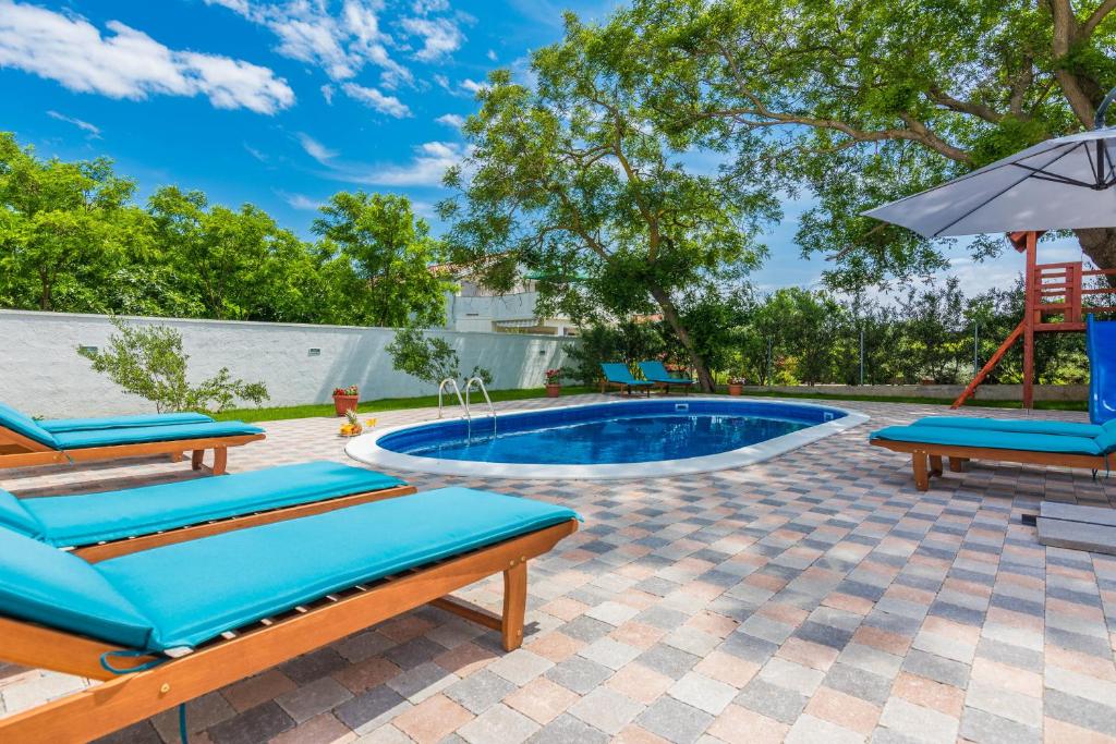 Swimmingpoolen hos eller tæt på Apartments Marina