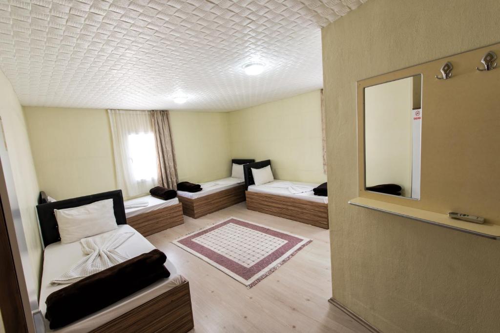 Yellow Rose Pansiyon - Viervoudige Kamer Met Douche En Airconditioning