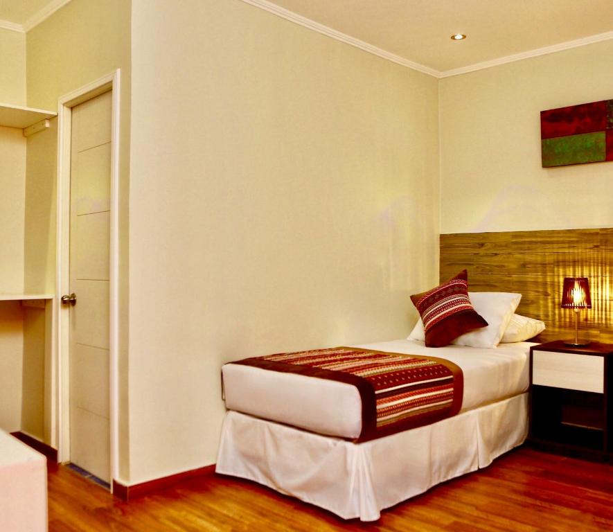 Yakana Hotel - Single Room