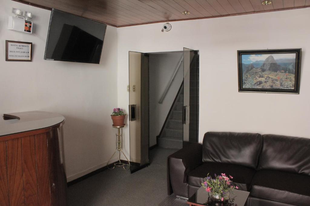 Hostal Alfredo's Palace