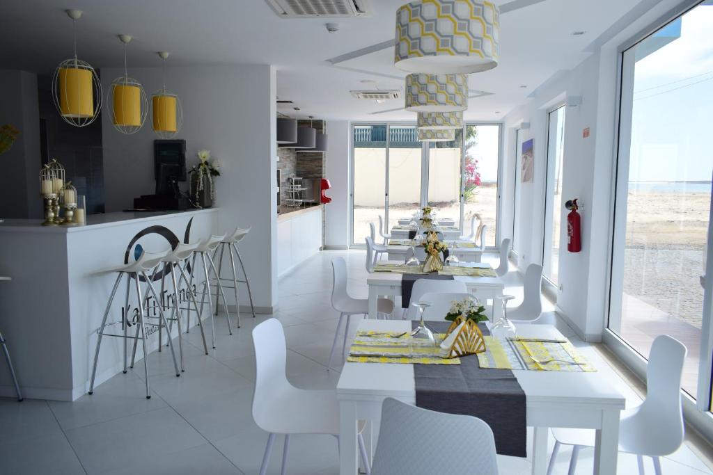 TV a/nebo společenská místnost v ubytování Ouril Hotel Agueda