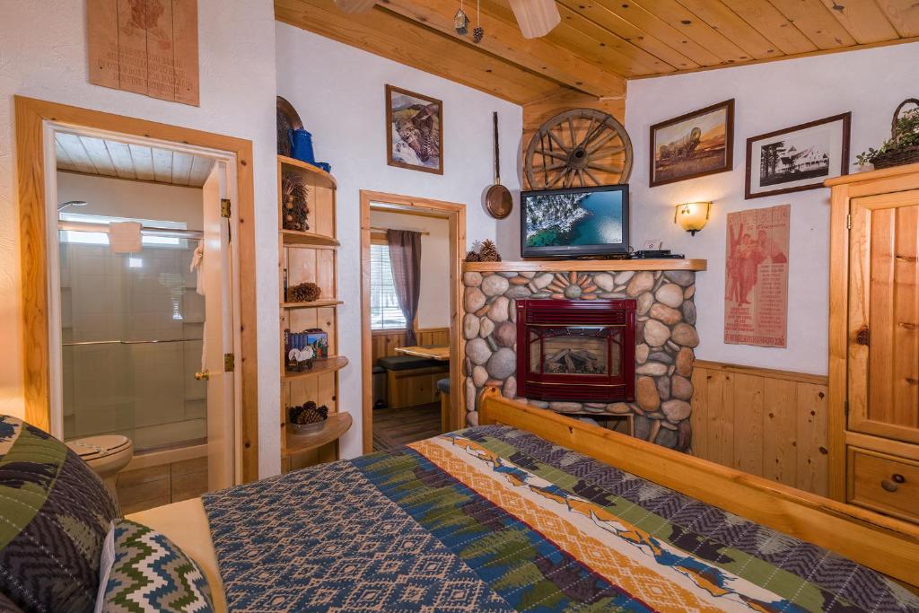 Fireside Lodge - Sala De Reina Con Cama Gemela Opcional - Pionero