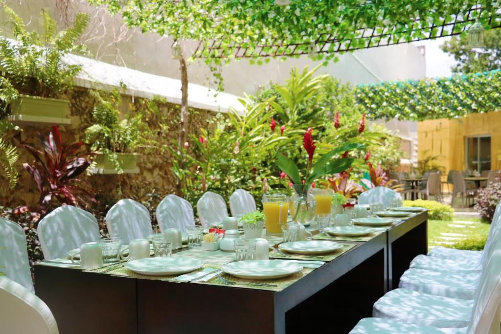 Restaurace v ubytování Hotel Zar Merida