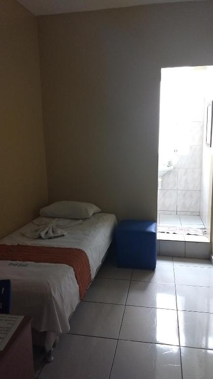 Hotel Brasil - Single Room With Private Bathroom