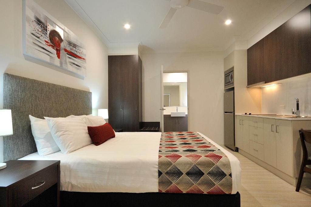 Northpoint Motel Apartments - 