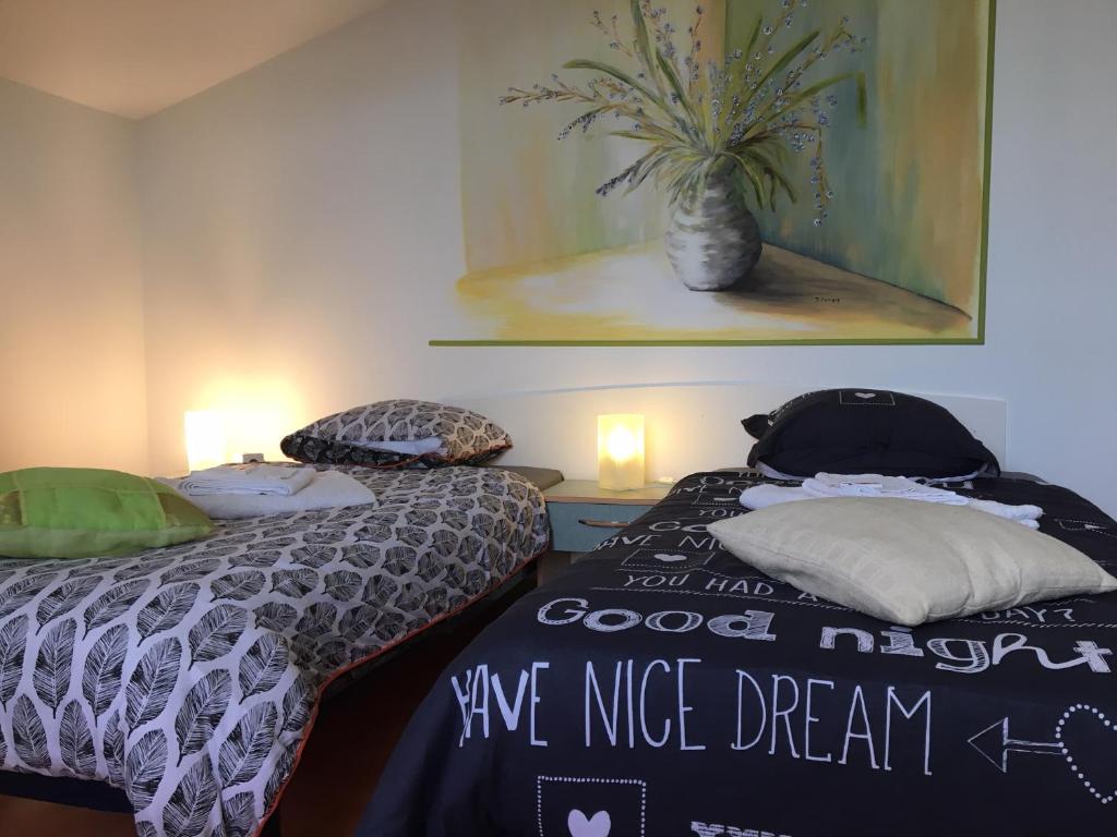 Campagn'Art - Kamer Met Kingsize Bed En Uitzicht Op De Tuin