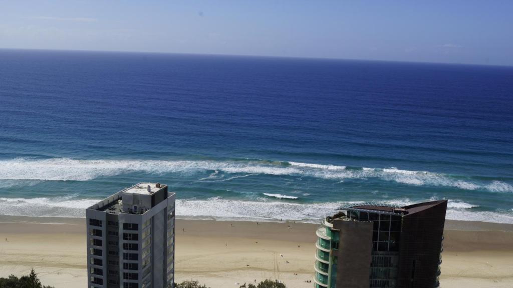 Surfers Paradise Q1 Special - Approx. 20-25 Min