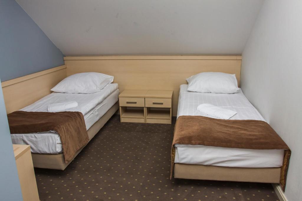 Dworek Jabłonna - 15