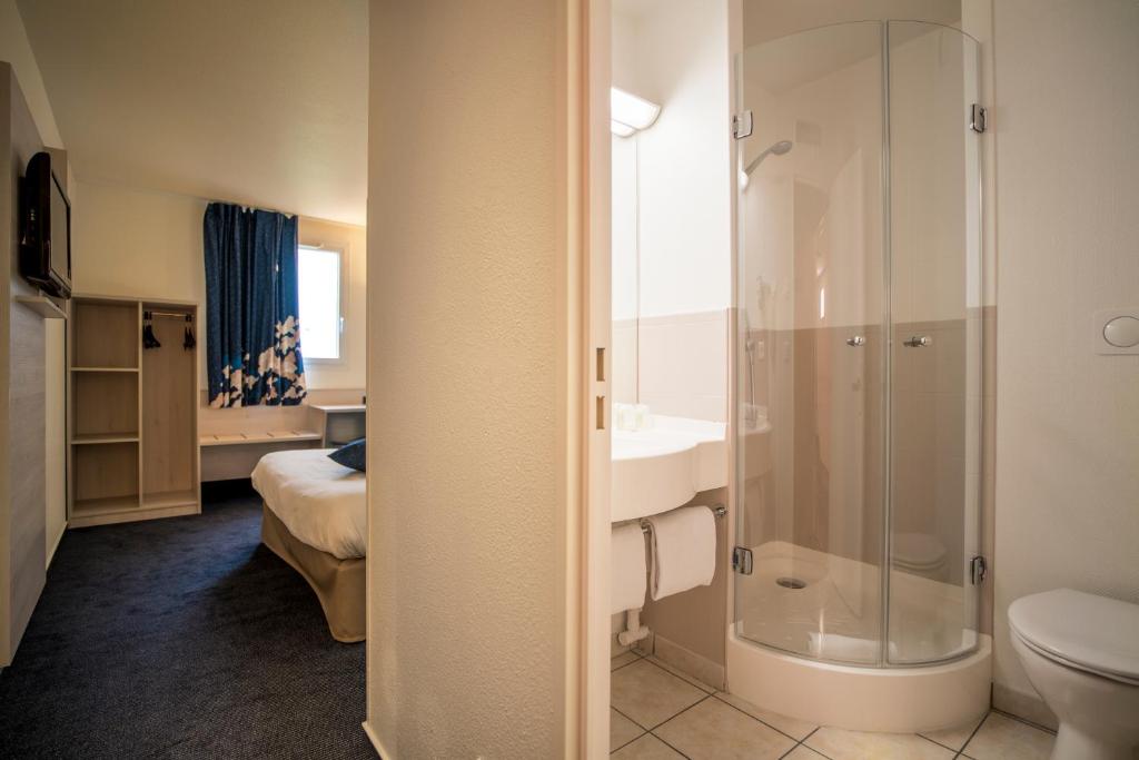 Koupelna v ubytování Ace Hôtel Clermont Ferrand La Pardieu