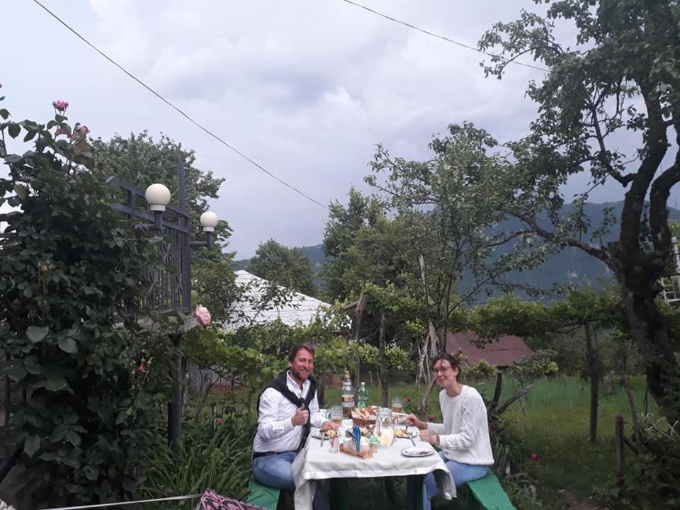 Hosté ubytování Guest House Karati