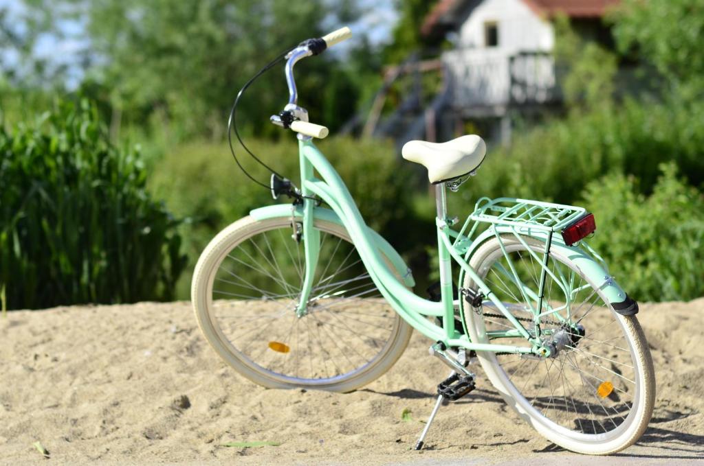 Jazda na bicykli v okolí ubytovania Targowski Dwór Mazury