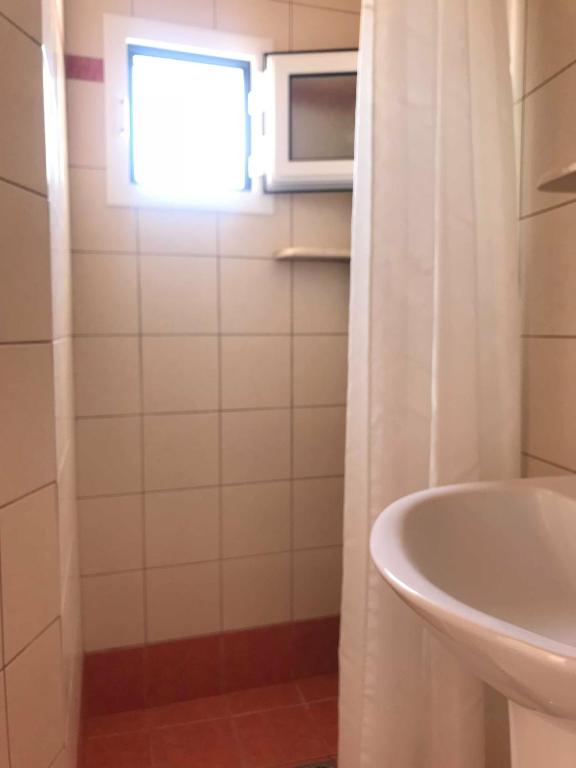 Koupelna v ubytování Lafotel
