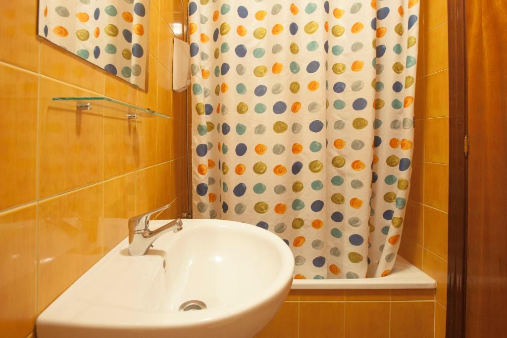 A bathroom at Serramar