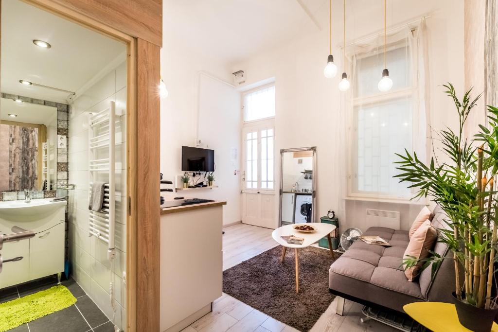 Kuchyňa alebo kuchynka v ubytovaní BpR Little Attractico Apartment
