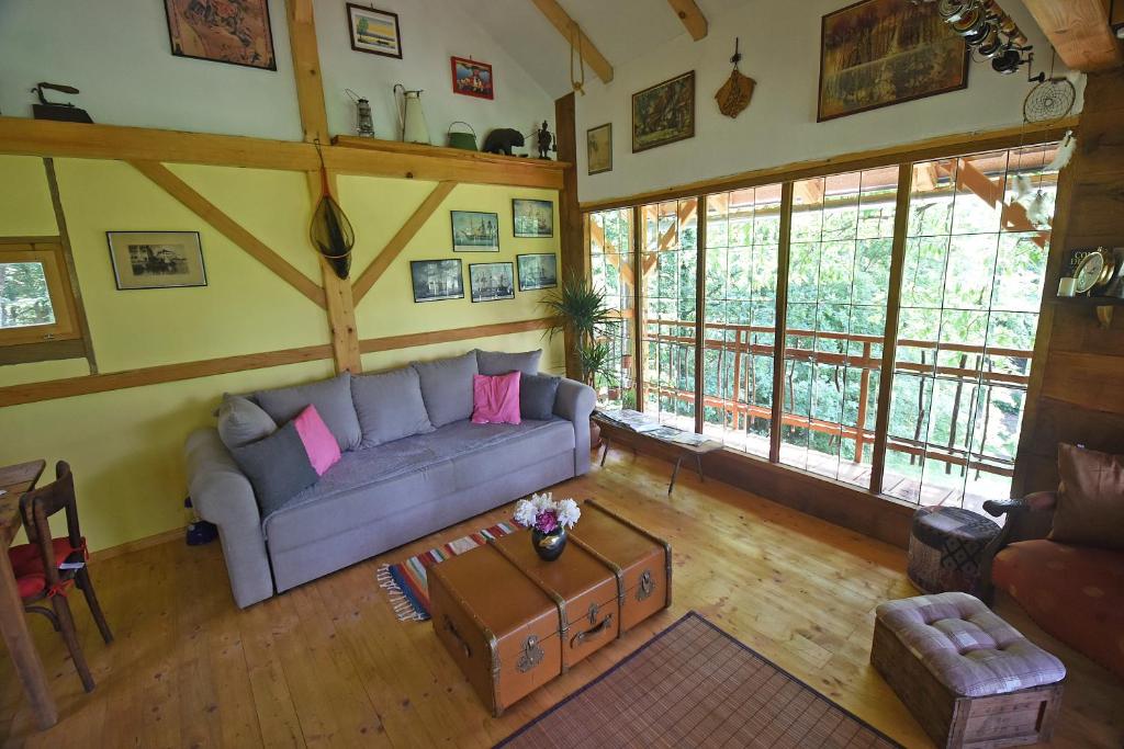 Posezení v ubytování Treehouse Resnice -Mrežnica