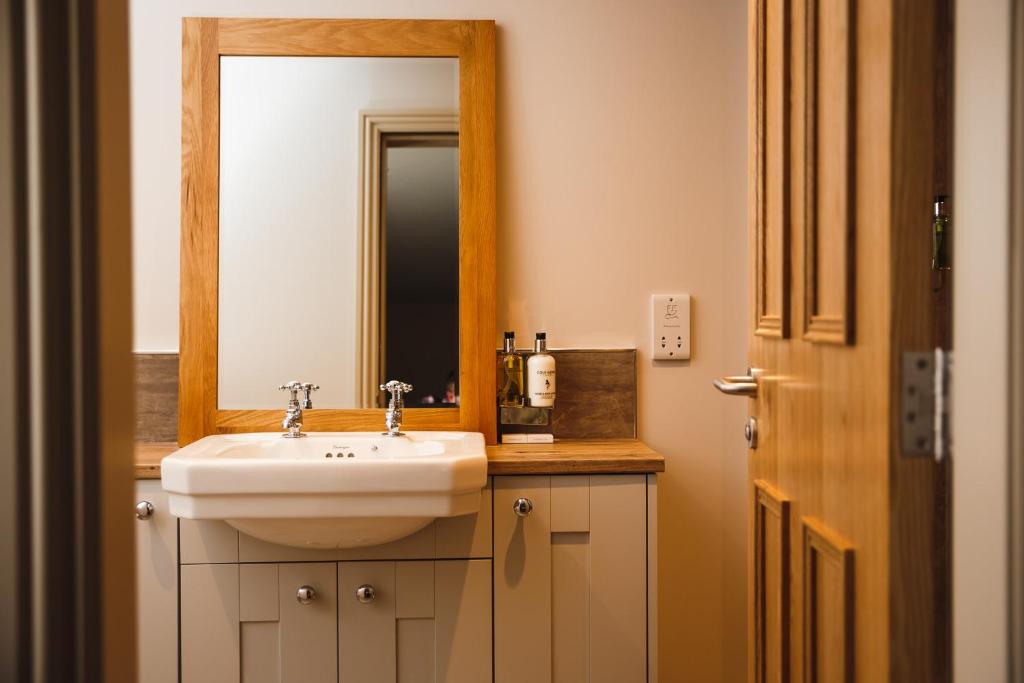 Glen Clova Hotel & Luxury Lodges - 