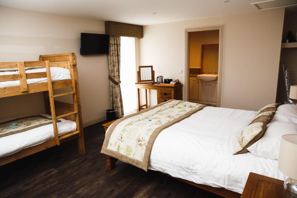 Glen Clova Hotel & Luxury Lodges - 