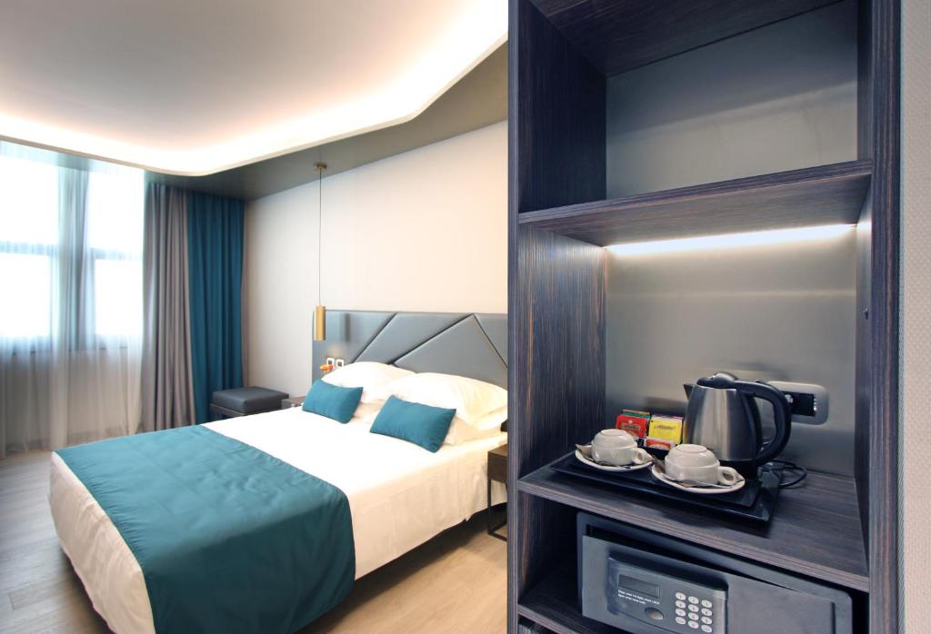 The Hive Hotel - Superior Double Or Twin Room