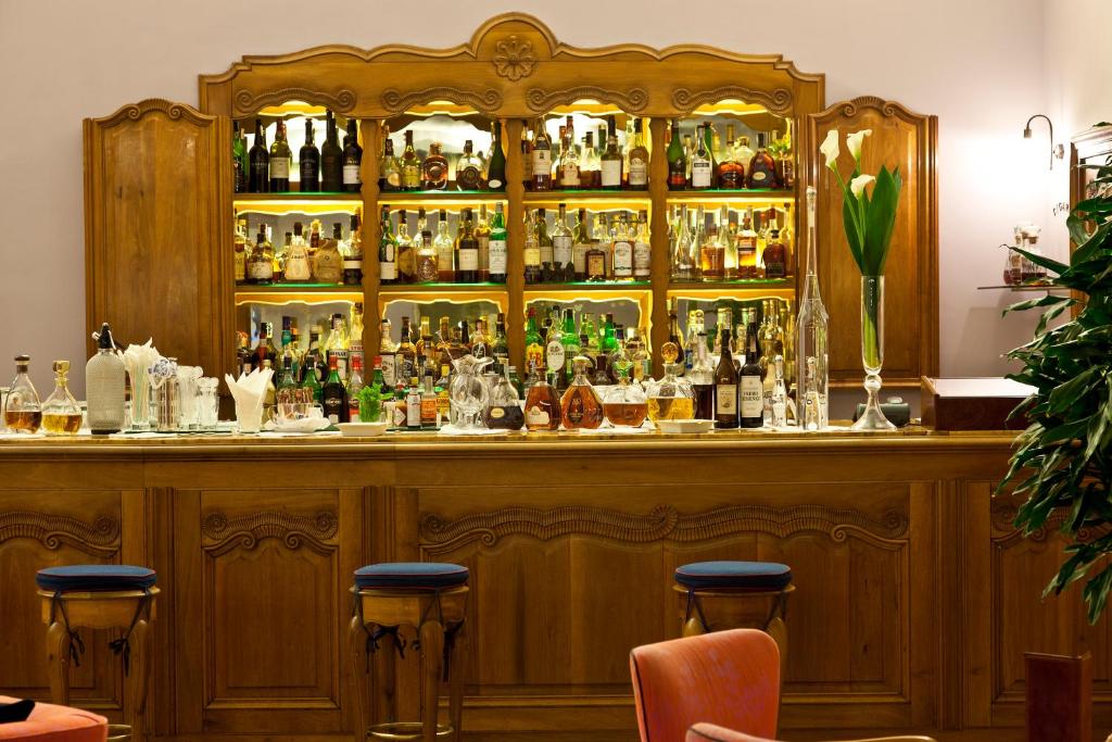 Lounge nebo bar v ubytování Regina Isabella-Resort Spa Restaurant
