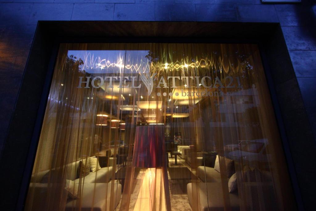 Attica 21 Barcelona Mar - Resim 35