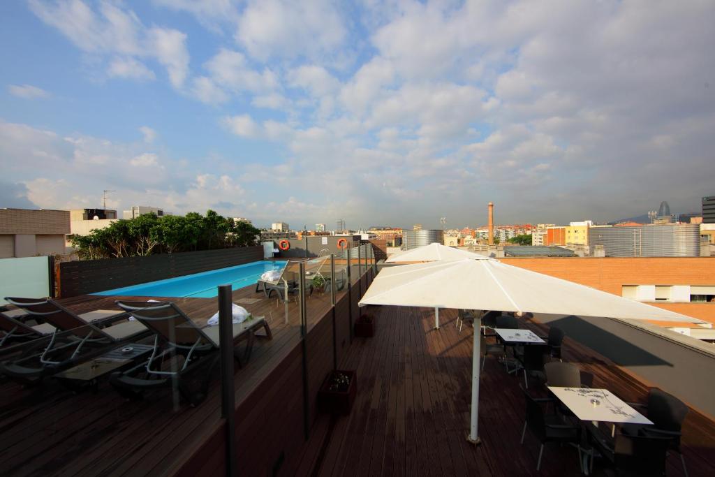 Attica 21 Barcelona Mar - Resim 37