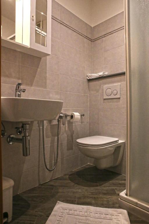 Łazienka w obiekcie Albergo Gusmeroli