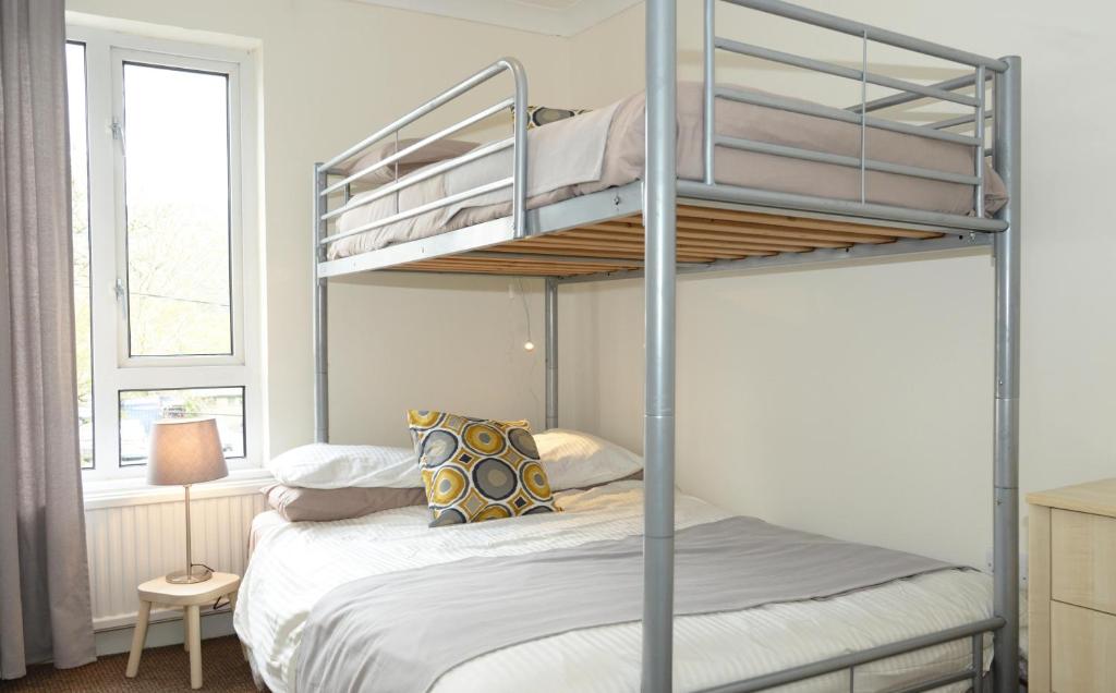 Postel nebo postele na pokoji v ubytování Gallt y Glyn Hostel