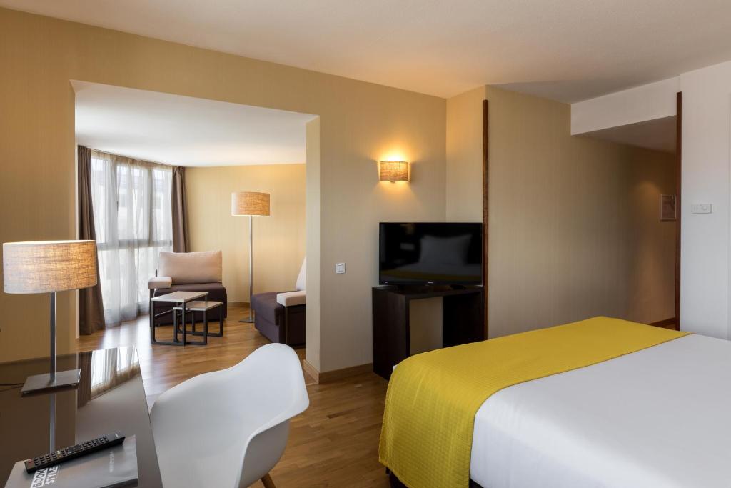 Rafaelhoteles Atocha - Resim 24