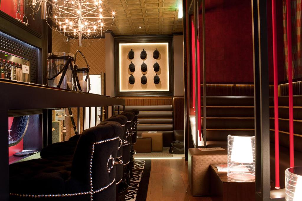 Drake Longchamp - Resim 23