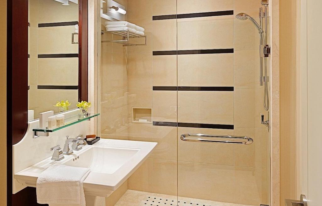 The St. Regis Hotel - Resim 20