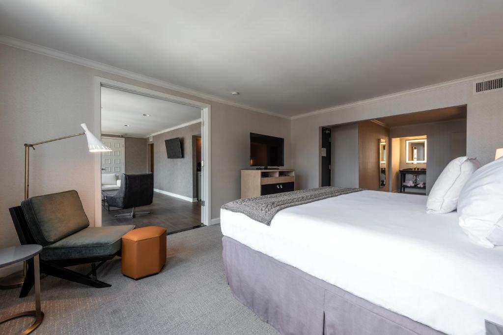 Claridge House - King Suite