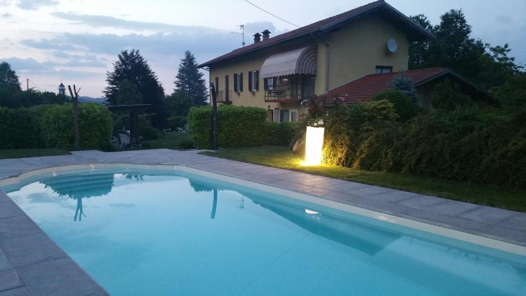 Bazén v ubytování Bed & Bistrò Che Piasì nebo v jeho okolí