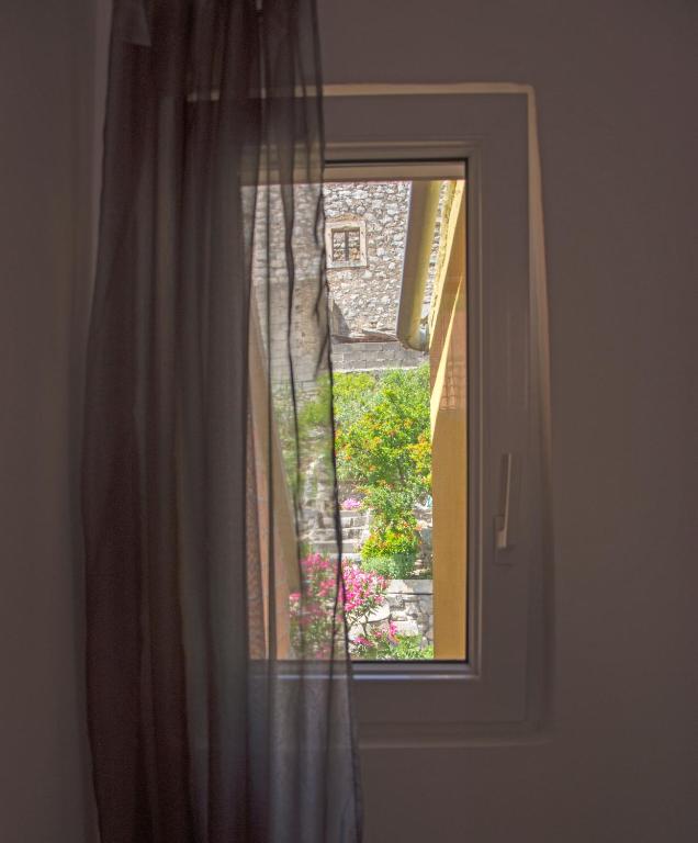 Fotografie z fotogalerie ubytování Mediterranean terrace apartment with Bikes & SUP v destinaci Skradin