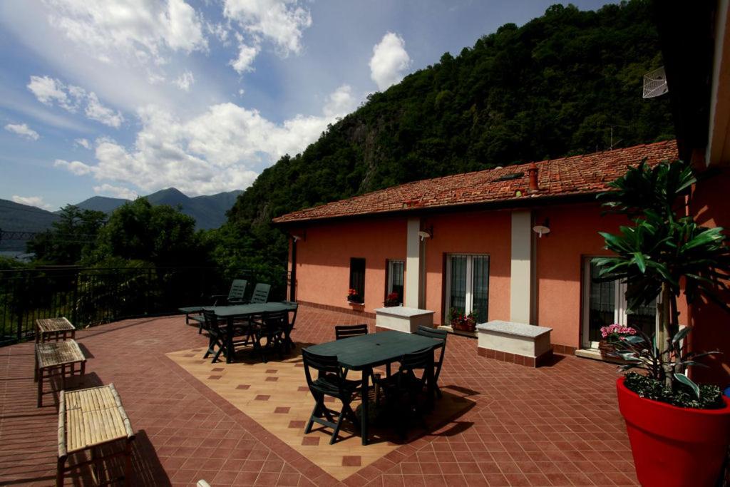 Widok na góry z tego aparthotelu