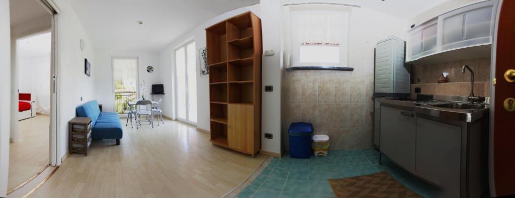 Kuchnia lub aneks kuchenny w obiekcie Apartment Lake Maggiore - ITALIA