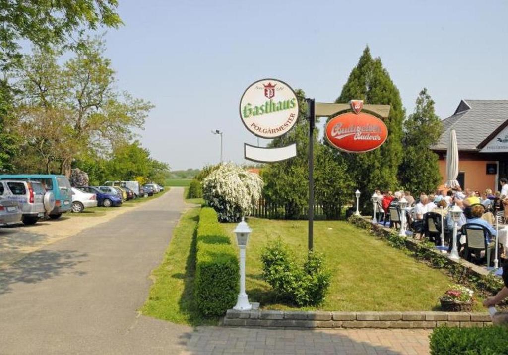 Fotografia z galérie ubytovania Polgármester Étterem és Panzió v destinácii Fertőszéplak