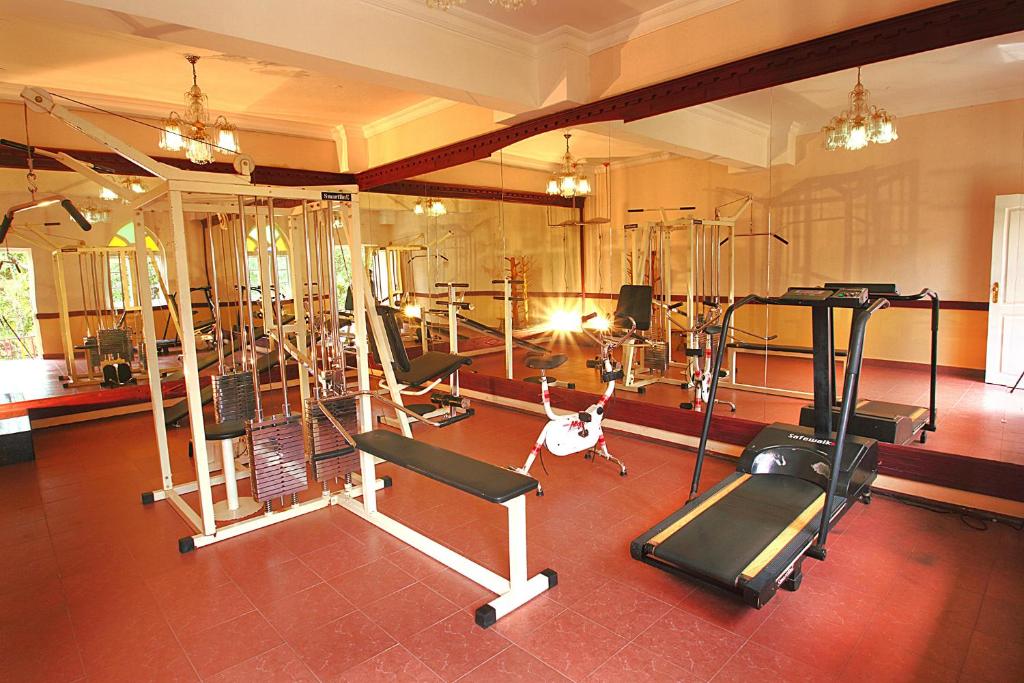 Fitness centrum a/nebo fitness zařízení v ubytování Fort Munnar
