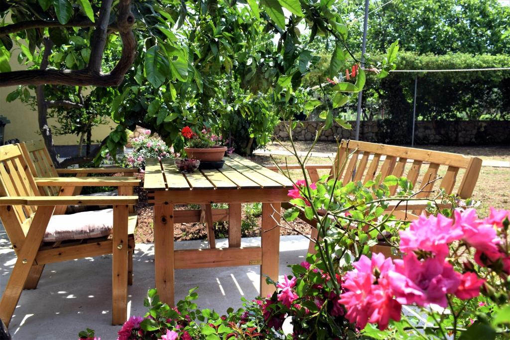 Zahrada ubytování Apartmani Erna